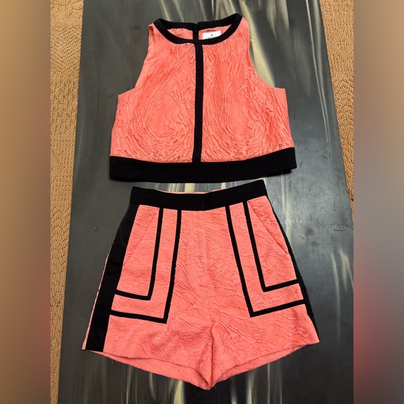 J. MENDEL CORAL LACE CROP TOP AND SHORTS SET - Picture 2 of 11